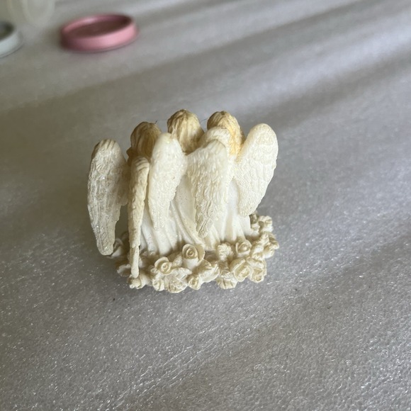 Angel Bundle Ceramic Porcelain Figurines Christmas Ornaments Lot Of 4 - Picture 5 of 11